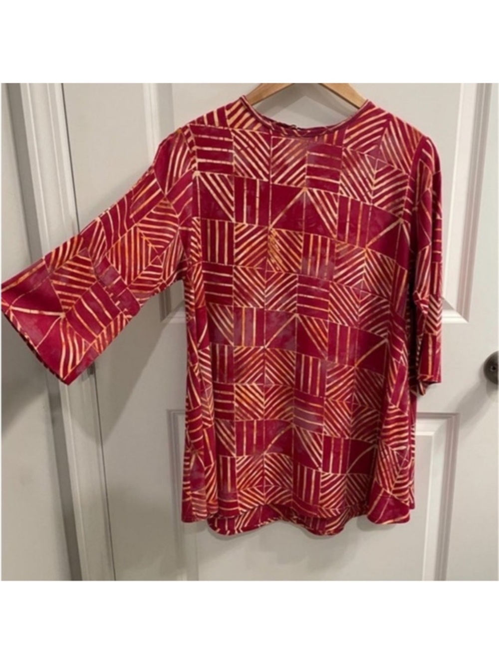 Go Fish Batik Swing blouse tunic Geometric Print Red Women’s size S.
